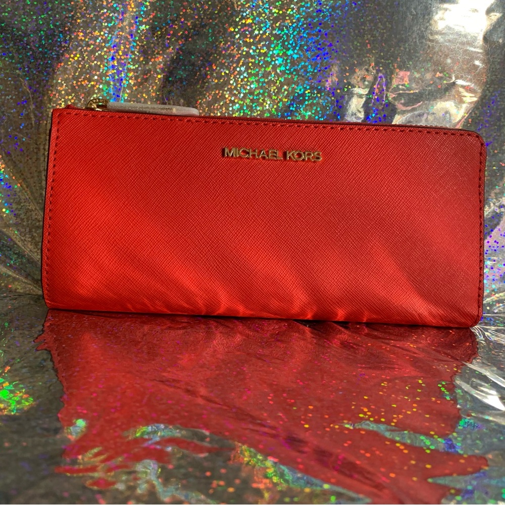 Michael Kors Sangria Glossy Wallet Classic Design